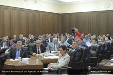 Քննարկում ՀՀ ԱԺ մշտական հանձնաժողովում 