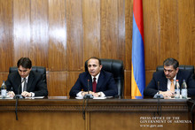 Հովիկ Աբրահամյանը խորհրդակցություն է անցկացրել մարզպետների հետ